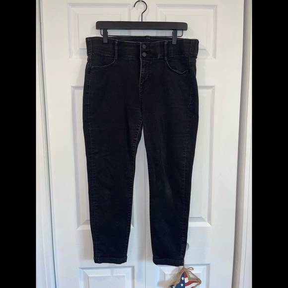 Apt. 9 Pants - Apt. 9 stretchy capri